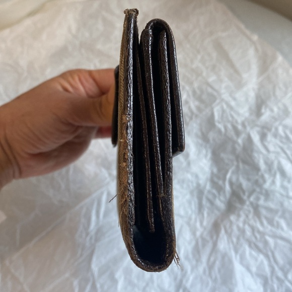 Gucci wallet with canvas/leather monogram tan and brown wallet sold as is - Picture 13 of 16